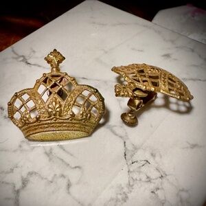 Rare Vintage Signed Miriam Haskell Mid-Century Gold Tone Crown Earrings Clip-on